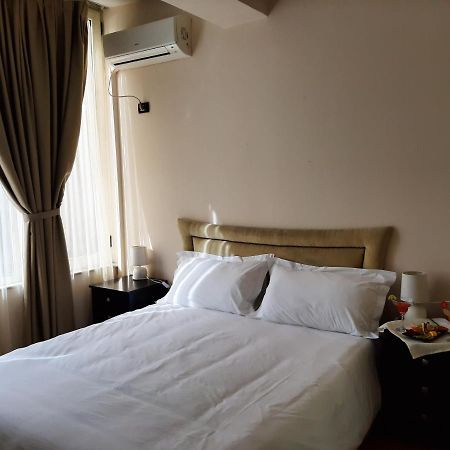Royal Vila Hotel Tirana Exteriör bild