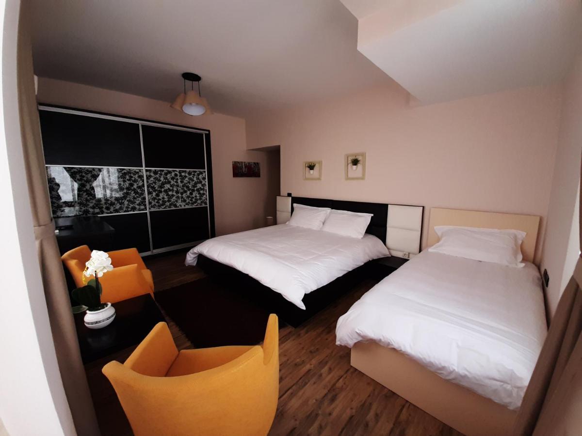 Royal Vila Hotel Tirana Exteriör bild